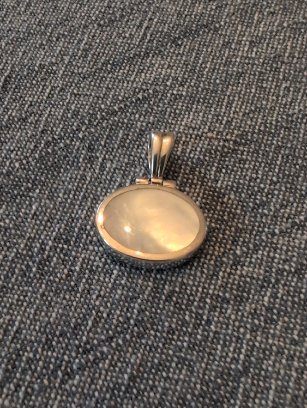 Sterling Silver Mother-of-Pearl Oval Pendant - White
